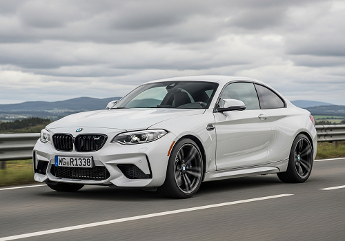 بی‌ام‌و M2 همچنان دل می‌برد و گواهینامه‌ها را به باد می‌دهد